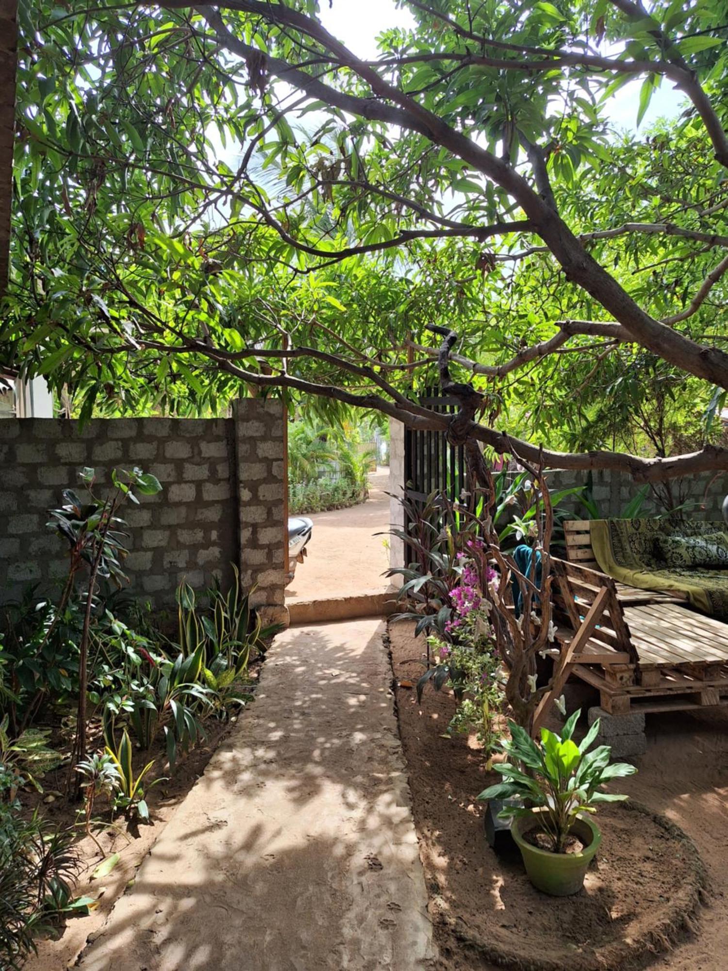 Akki'S Hostel Trincomalee Eksteriør bilde